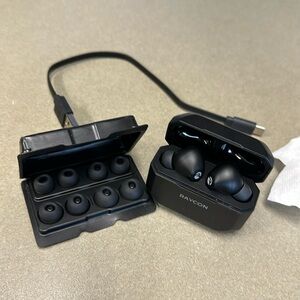 Raycon global earbuds